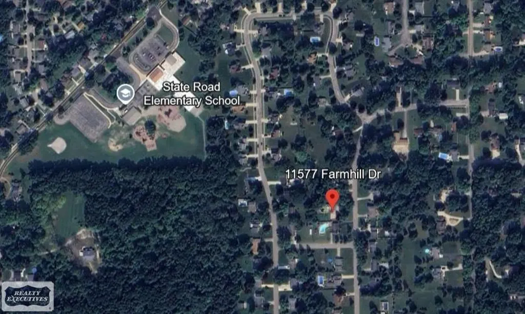 11577 Farmhill Drive Tyrone Township MI 48430