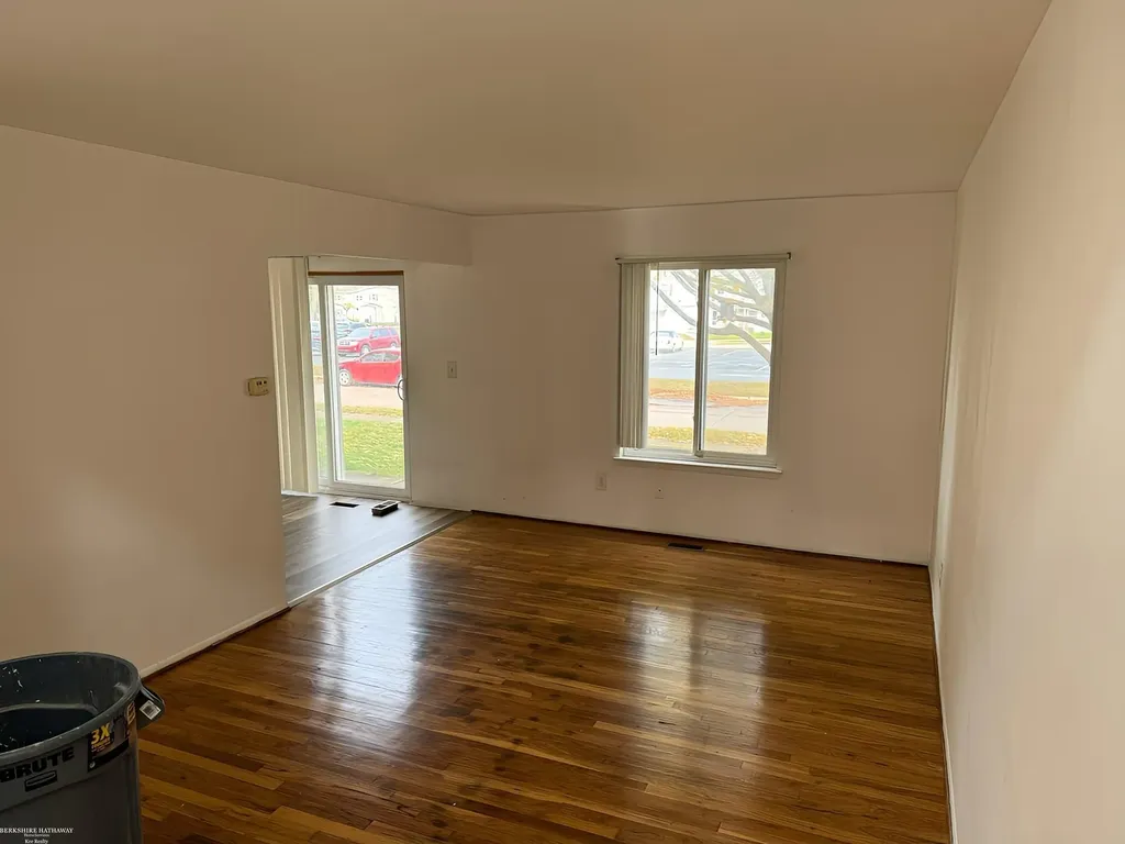 8602 Kaltz Street Center Line City MI 48015
