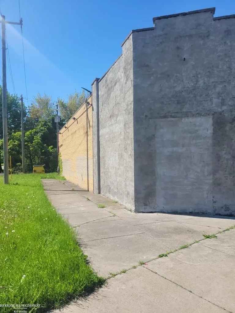 16334 Harper Avenue Detroit City MI 48224