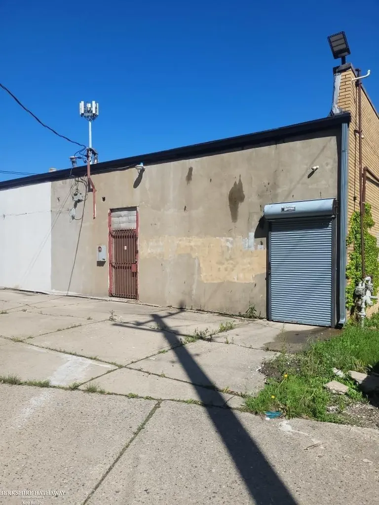 16334 Harper Avenue Detroit City MI 48224