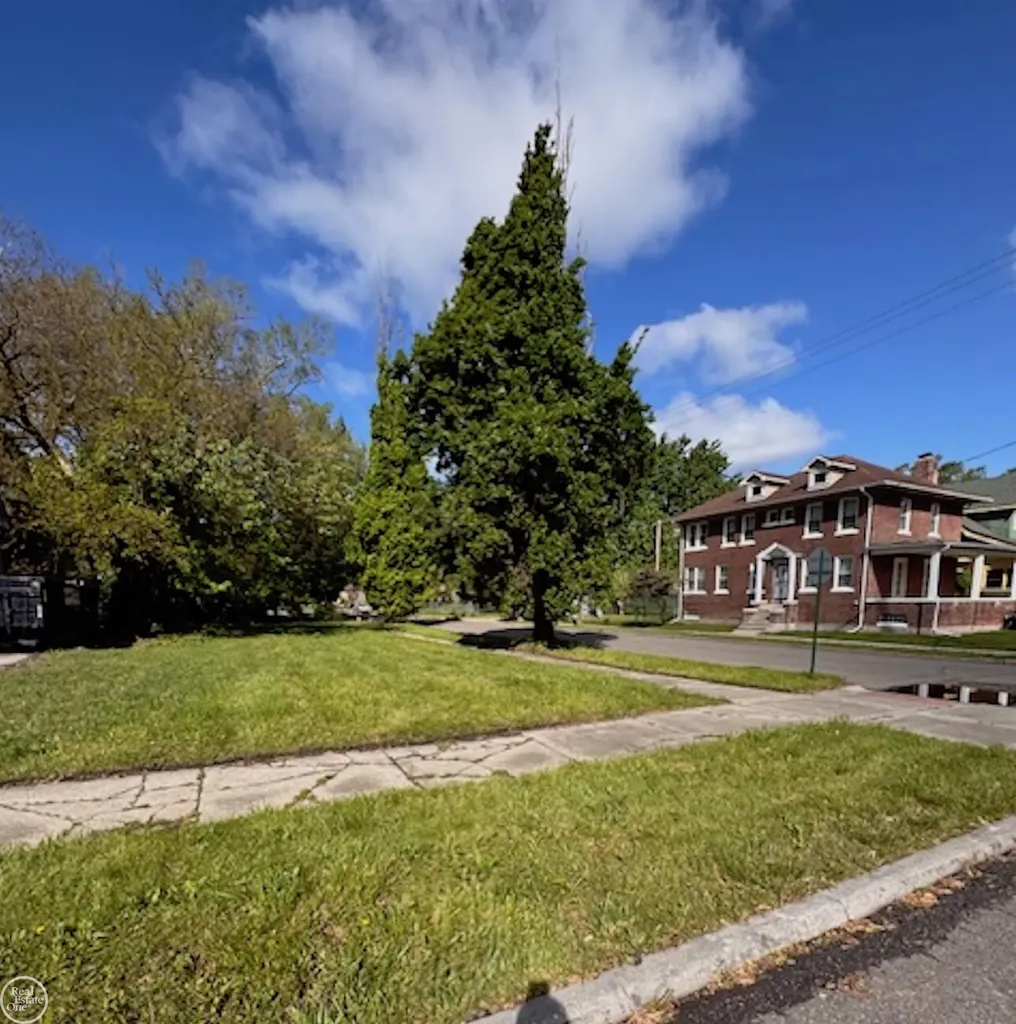 395 Chalmers Street Detroit City MI 48215