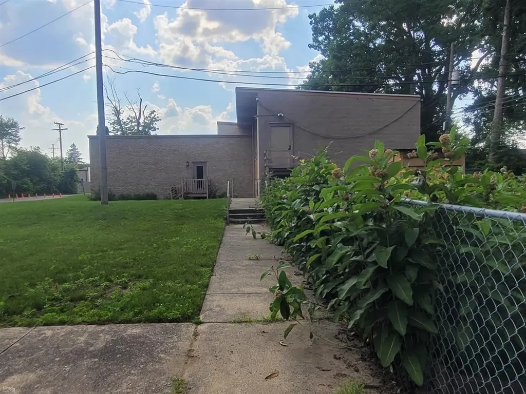 340 N Main Street Clawson City MI 48017