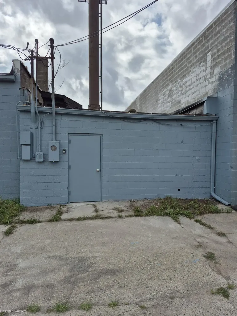 16635 Harper Avenue Detroit City MI 48224