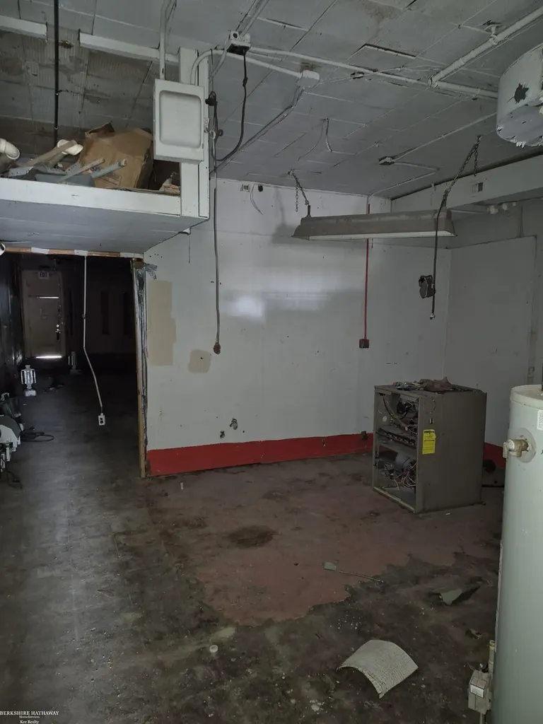 16635 Harper Avenue Detroit City MI 48224