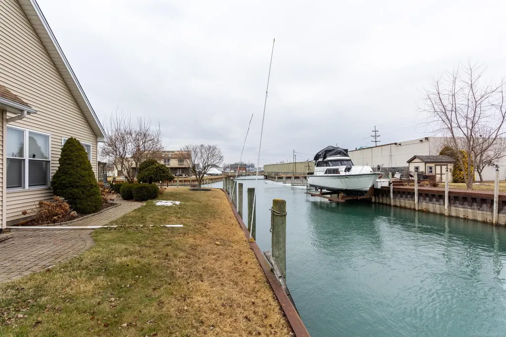 7520 Colony Drive Clay Township MI 48001