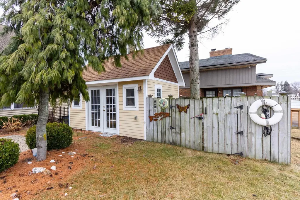 7520 Colony Drive Clay Township MI 48001