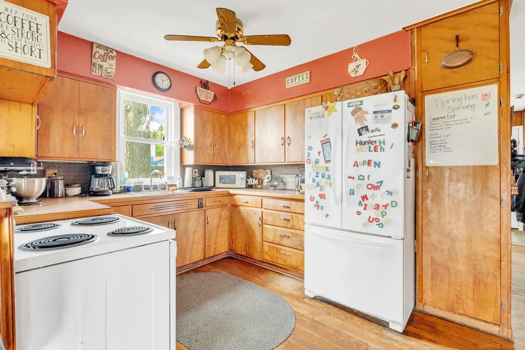 8941 & 8943 Lakeshore Road Worth Township MI 48450