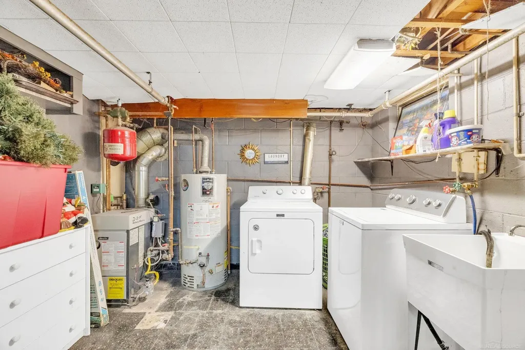 8941 & 8943 Lakeshore Road Worth Township MI 48450