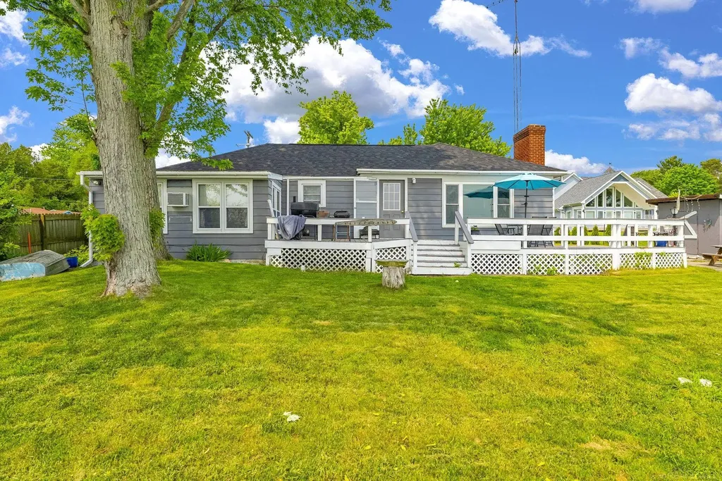 8941 & 8943 Lakeshore Road Worth Township MI 48450