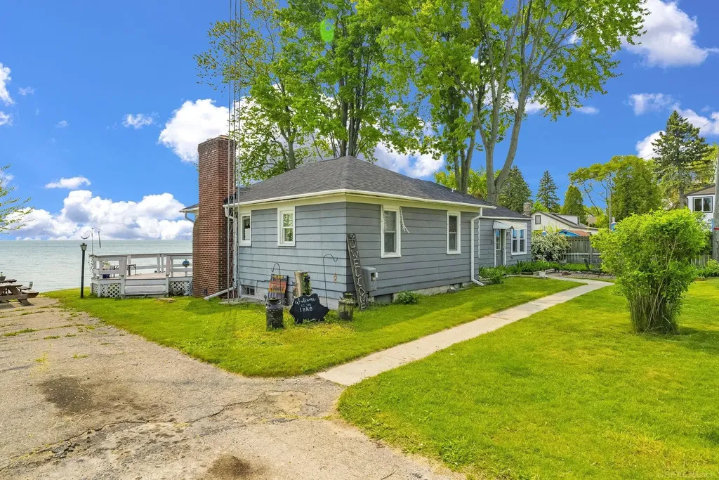 8941 & 8943 Lakeshore Road Worth Township MI 48450