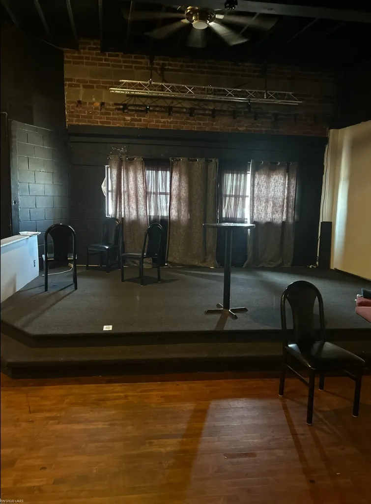 15132 - 15126 Harper Avenue Detroit City MI 48224