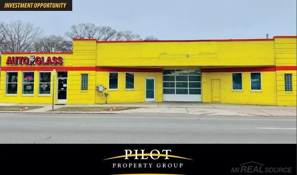 25333 Gratiot Avenue Roseville City MI 48066