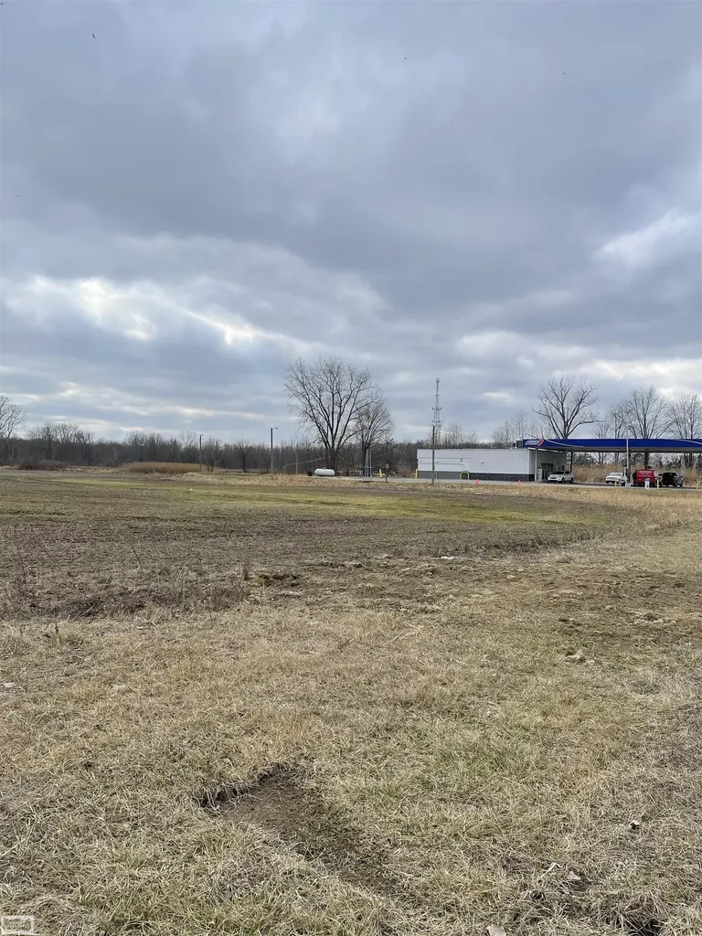 6018 County Line Road Chesterfield Township MI 48047