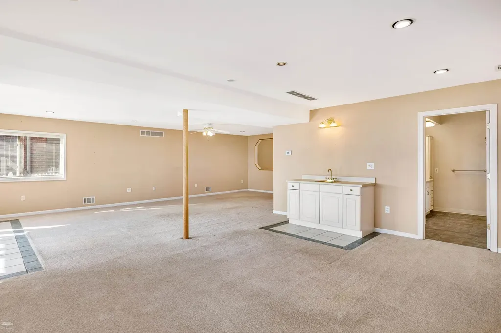 35610 Jeffers Court Harrison Charter Township MI 48045