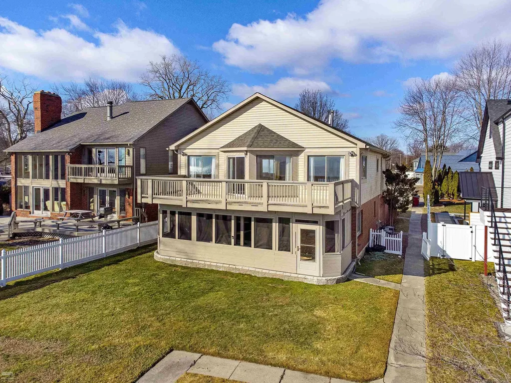 35610 Jeffers Court Harrison Charter Township MI 48045
