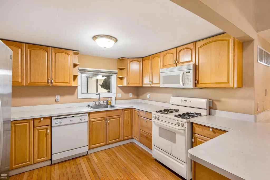 35610 Jeffers Court Harrison Charter Township MI 48045
