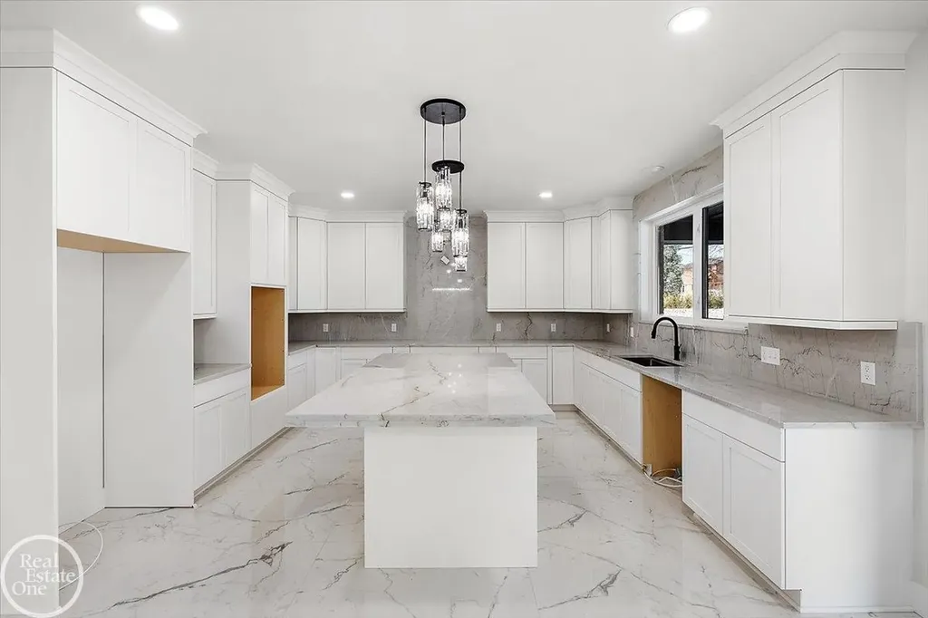 51581 Forster Lane Shelby Charter Township MI 48316