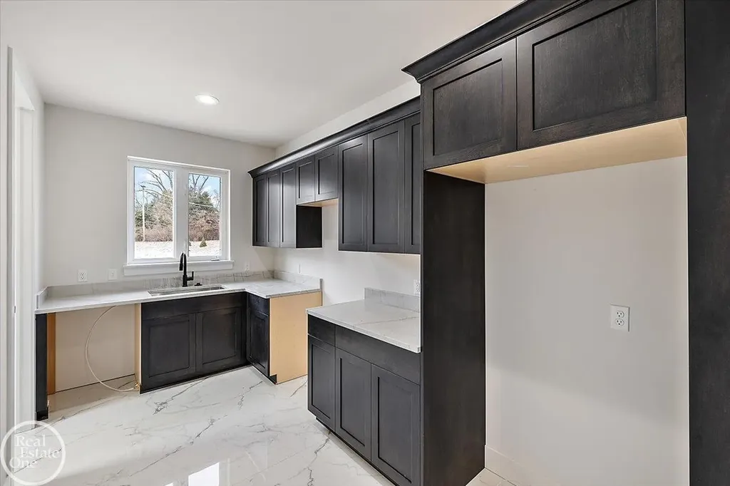 51581 Forster Lane Shelby Charter Township MI 48316
