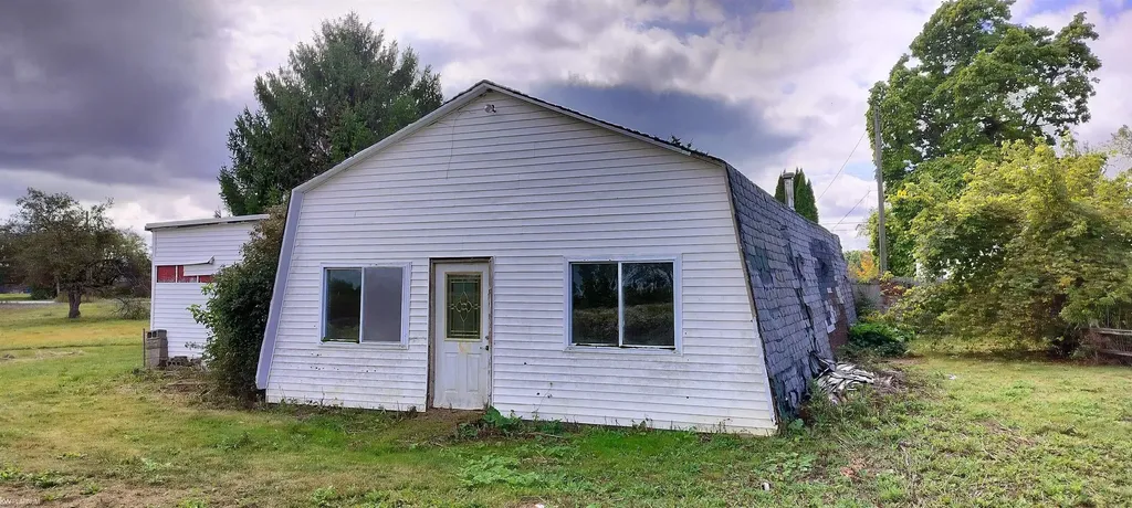 6098 Burtch Street Grant Township MI 48032