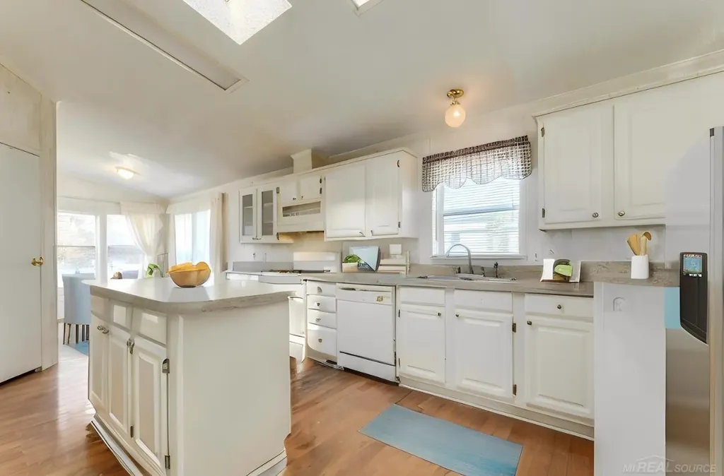 1332 Aspen Street Columbus Township MI 48063