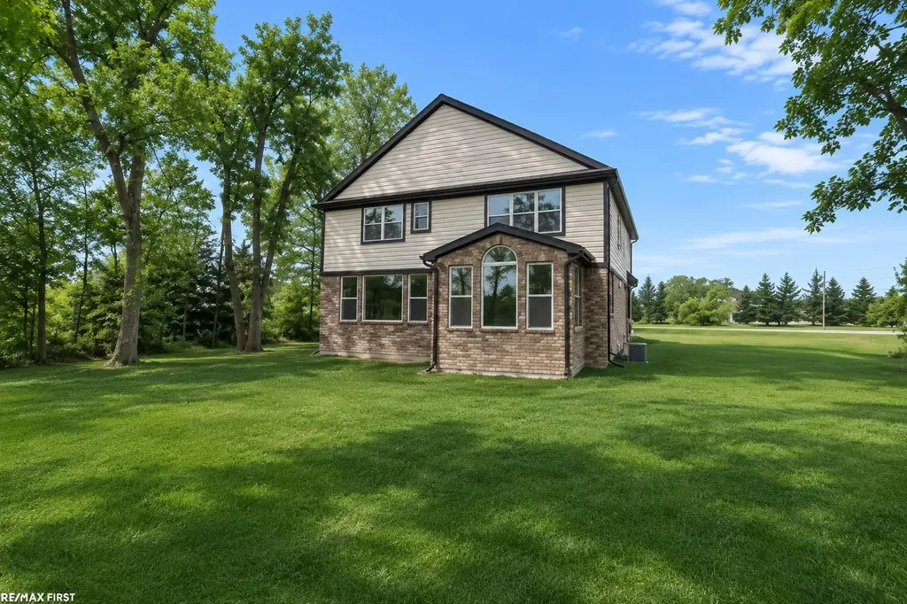 62042 Mound Road Washington Township MI 48094