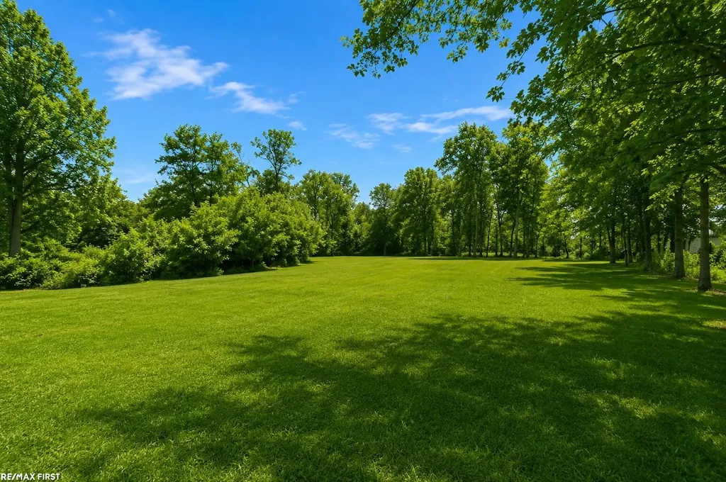 62042 Mound Road Washington Township MI 48094