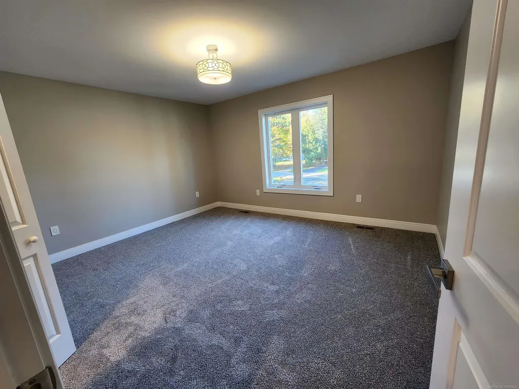 28430 Ranchwood Drive Southfield City MI 48076