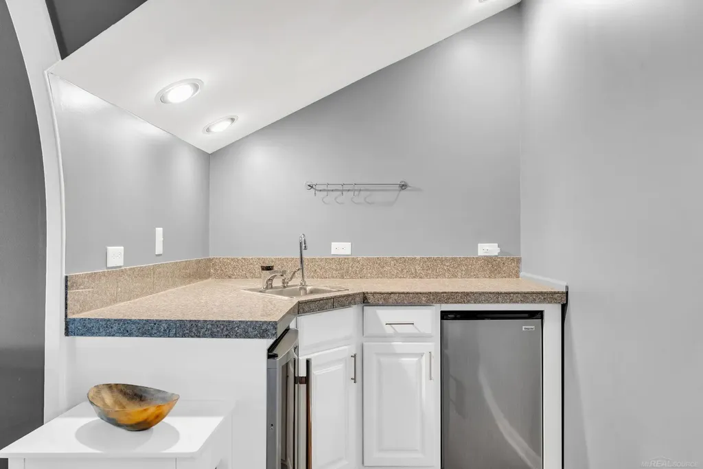 7338 Huron # 28 Street Lexington Village MI 48450