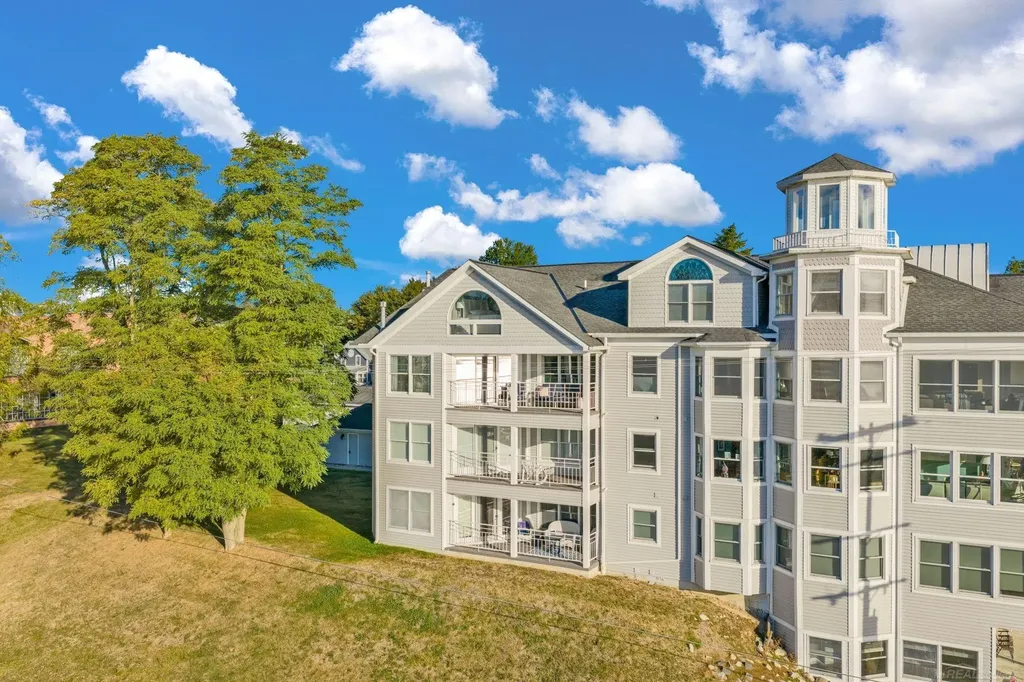7338 Huron # 28 Street Lexington Village MI 48450