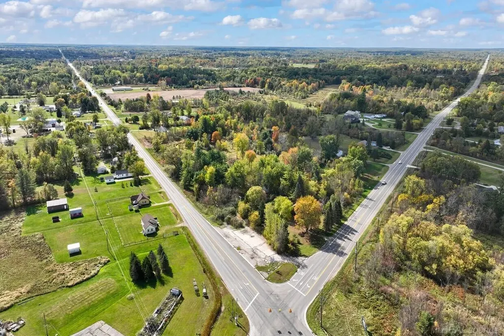 6009 Gratiot Avenue St. Clair Township MI 48079