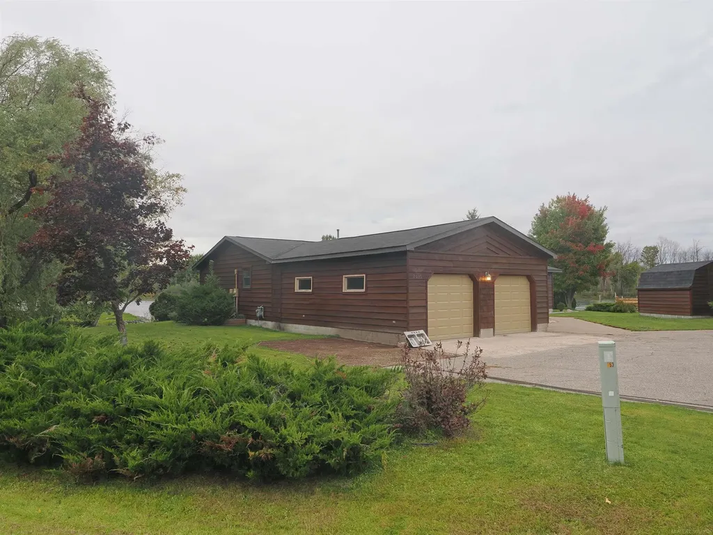 2039 S Riverside Drive Sault Ste. Marie City MI 49783