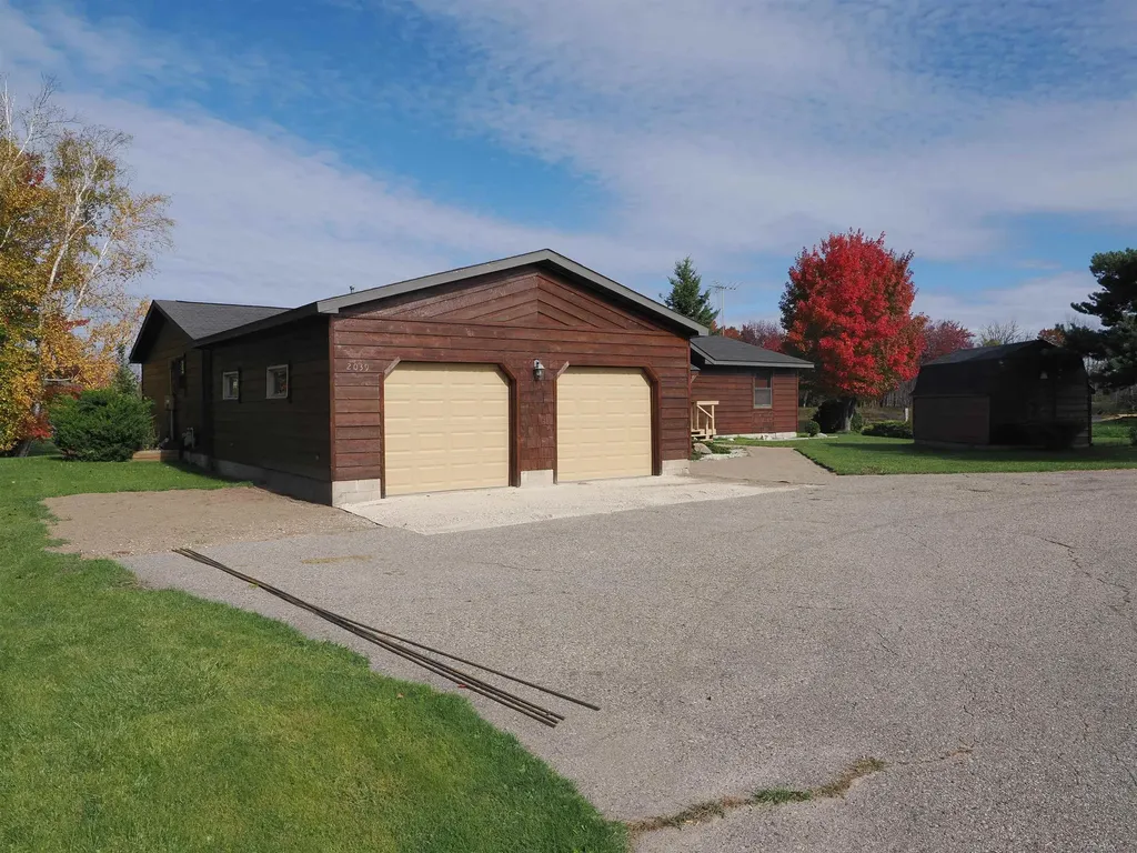 2039 S Riverside Drive Sault Ste. Marie City MI 49783
