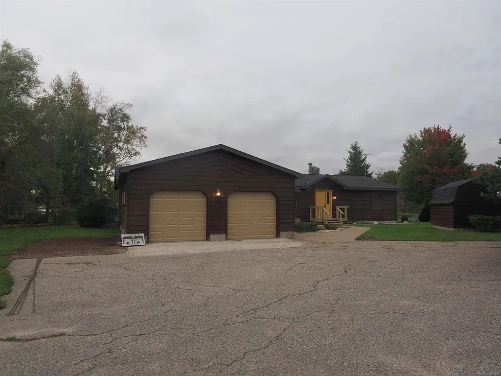 2039 S Riverside Drive Sault Ste. Marie City MI 49783