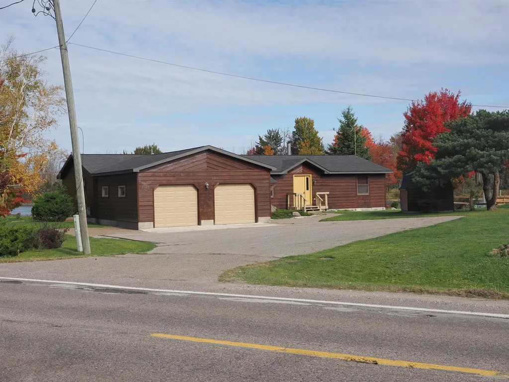 2039 S Riverside Drive Sault Ste. Marie City MI 49783