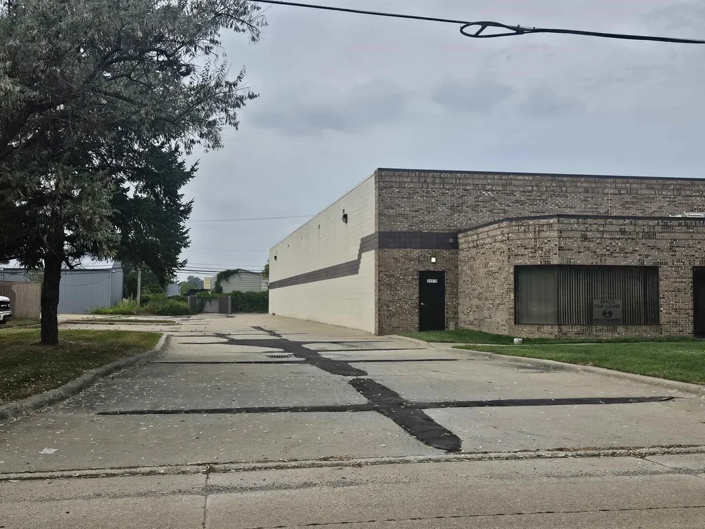 35075 Forton Court Clinton Charter Township MI 48035