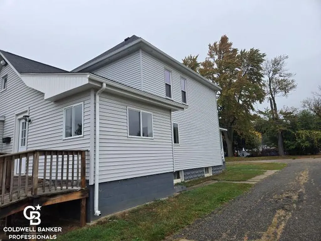 209 S Brockway Road Yale City MI 48097