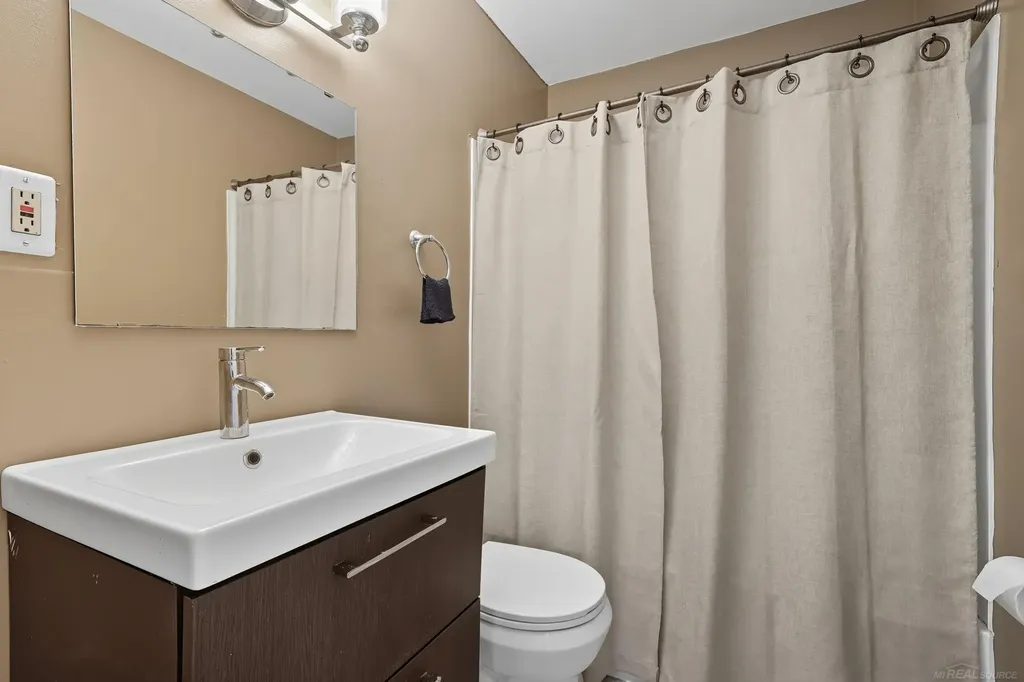 46419 Huling Street Shelby Charter Township MI 48317