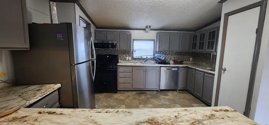 46403 Le Grande Boulevard Macomb Township MI 48044