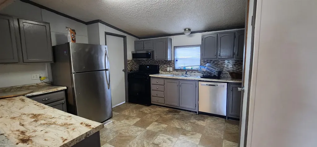 46403 Le Grande Boulevard Macomb Township MI 48044