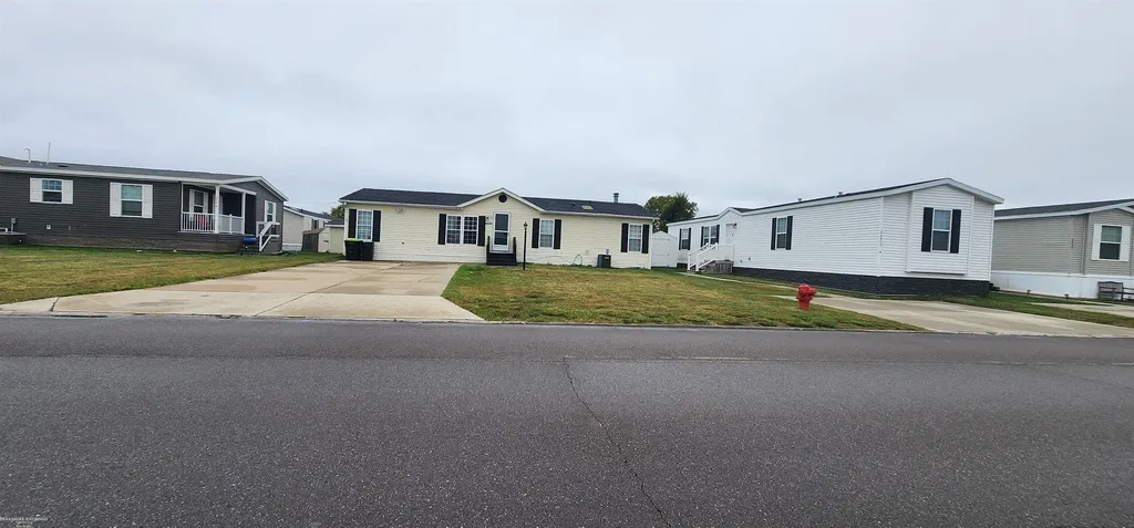 46403 Le Grande Boulevard Macomb Township MI 48044