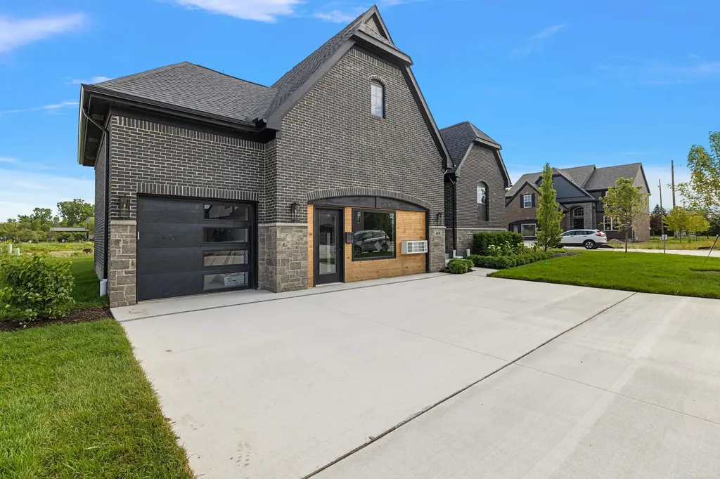 4076 Spring Meadow Drive Sterling Heights City MI 48314