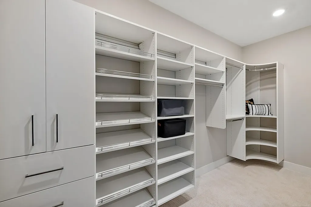 4076 Spring Meadow Drive Sterling Heights City MI 48314