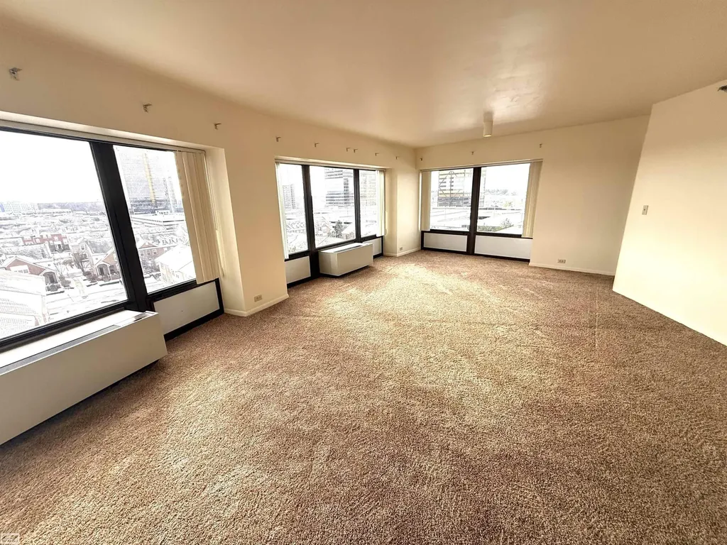 5000 Unit 801 Town Center Southfield City MI 48075