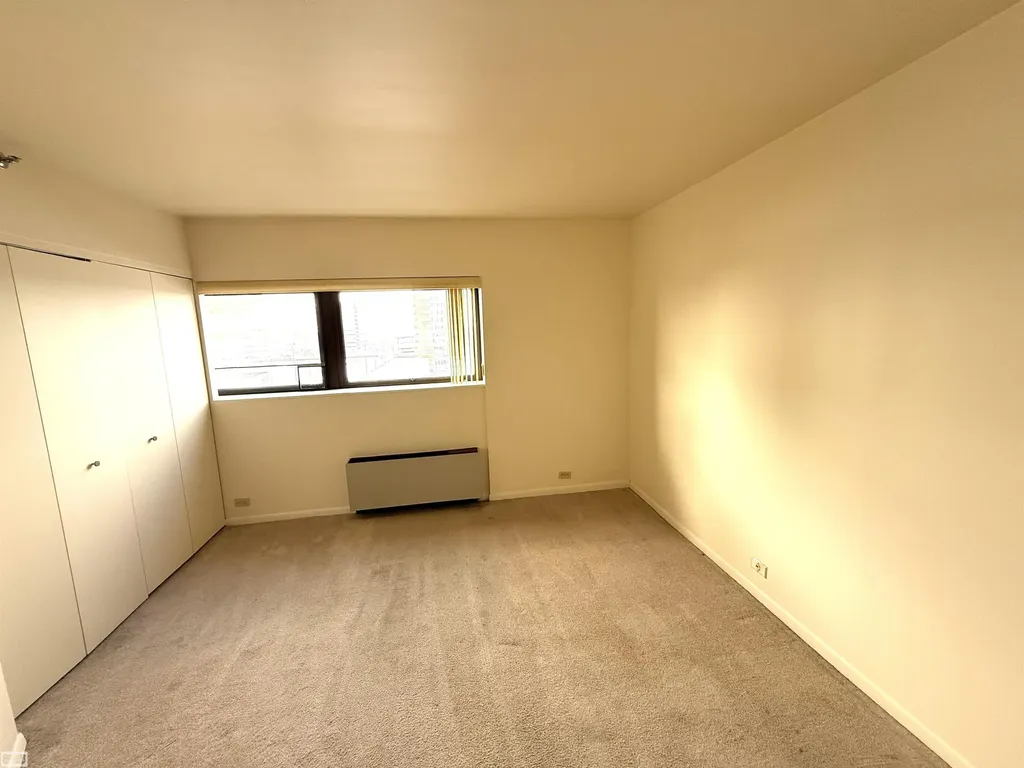 5000 Unit 801 Town Center Southfield City MI 48075