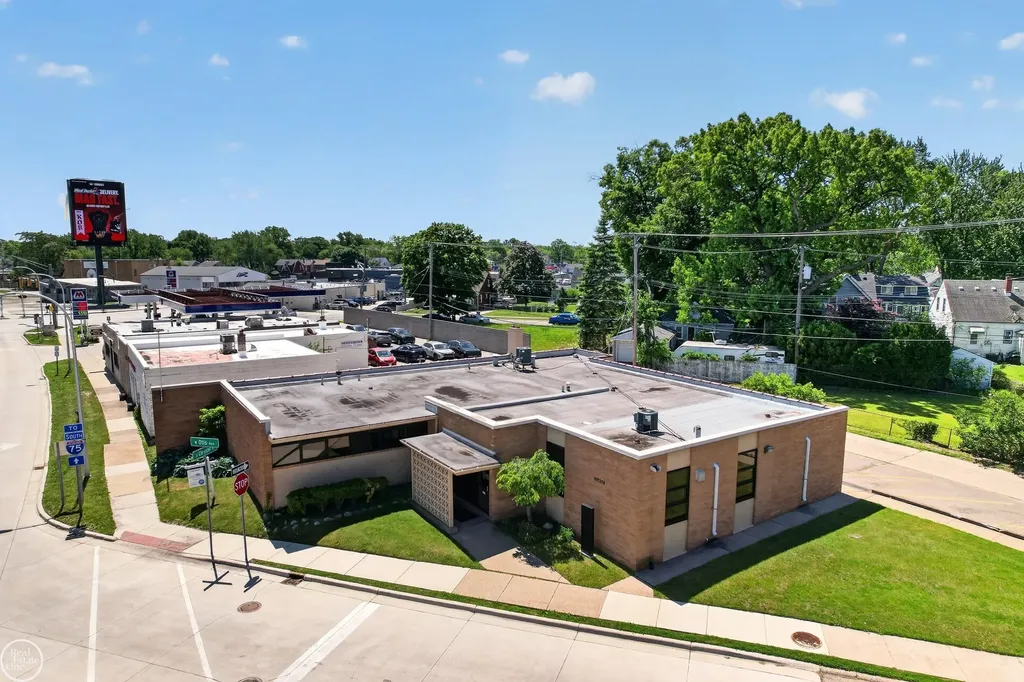 22655 S Chrysler Drive Hazel Park City MI 48030