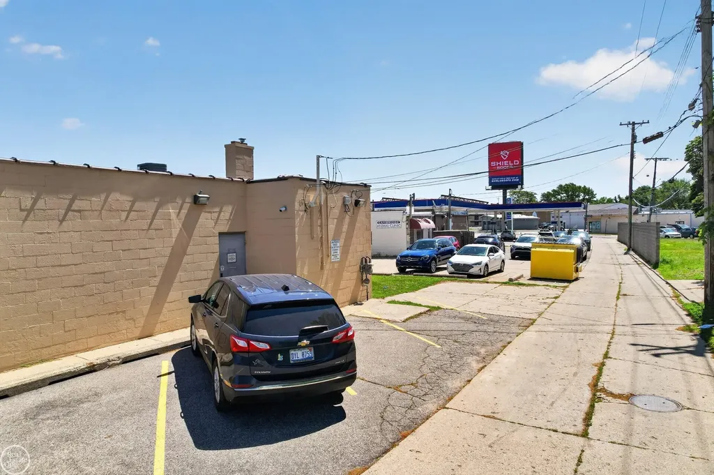 22655 S Chrysler Drive Hazel Park City MI 48030