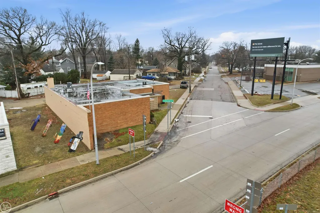 22655 S Chrysler Drive Hazel Park City MI 48030