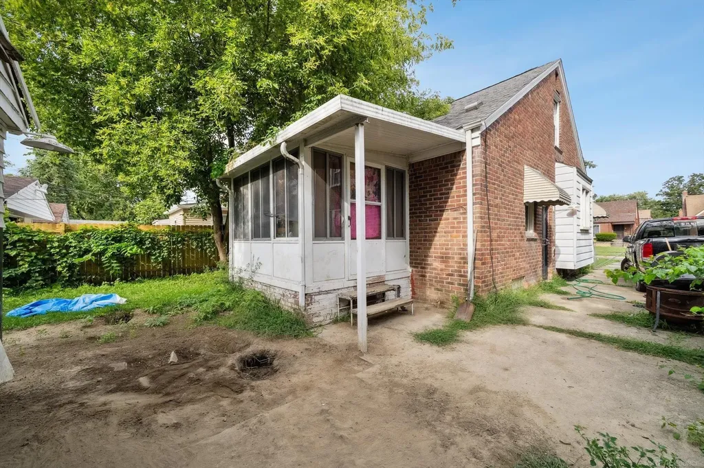 15335 Vaughan Street Detroit City MI 48223
