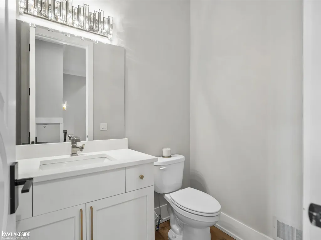 5769 Cotswold Drive Washington Township MI 48094