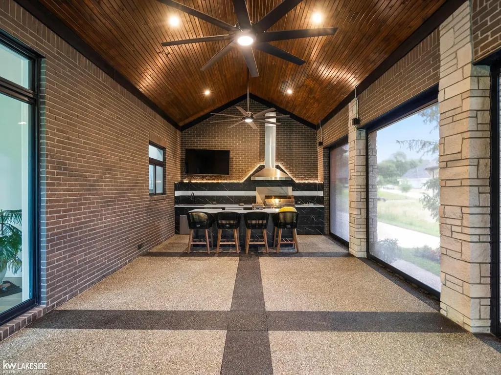 5769 Cotswold Drive Washington Township MI 48094